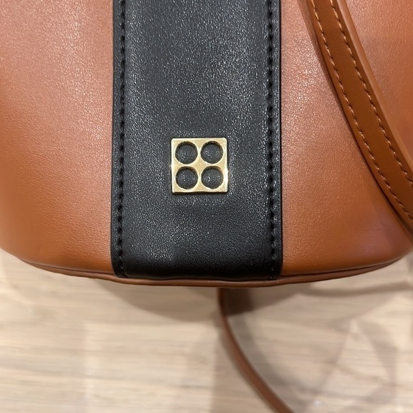 Parisa Wang | Brown Leather Addicted Bucket Bag with Crossbody Strap - Picture 8 of 8